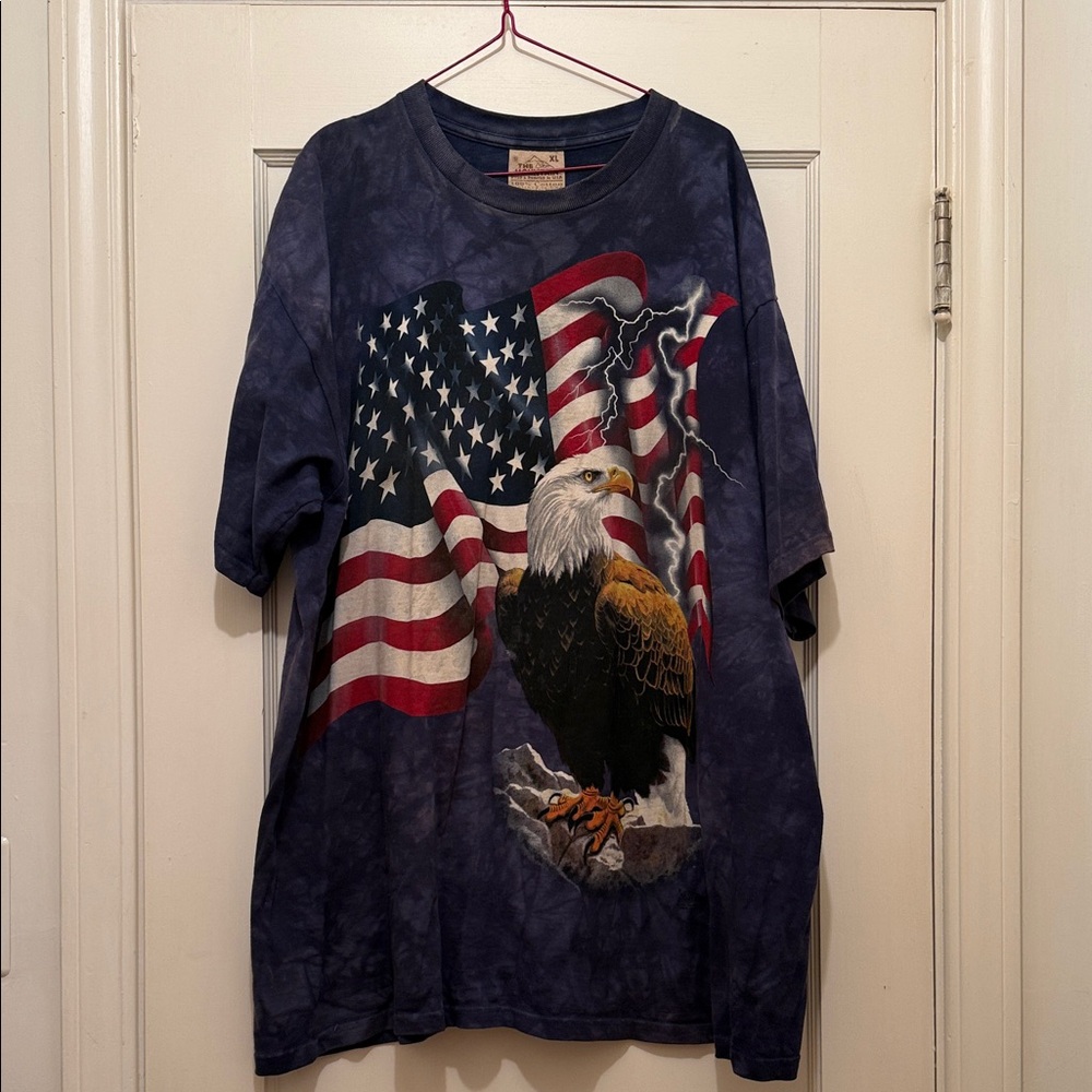 *NWT* Patriotic Eagle Graphic T-Shirt